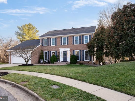6027 Redwood Ln, Alexandria, VA 22310