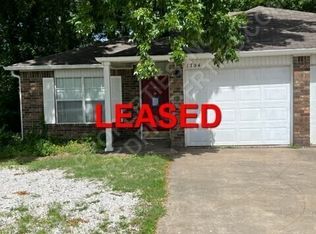 1704 N Lewis Ave, Fayetteville, AR 72703