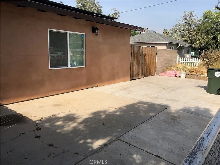 7239 Sterling Ave — Photo 9