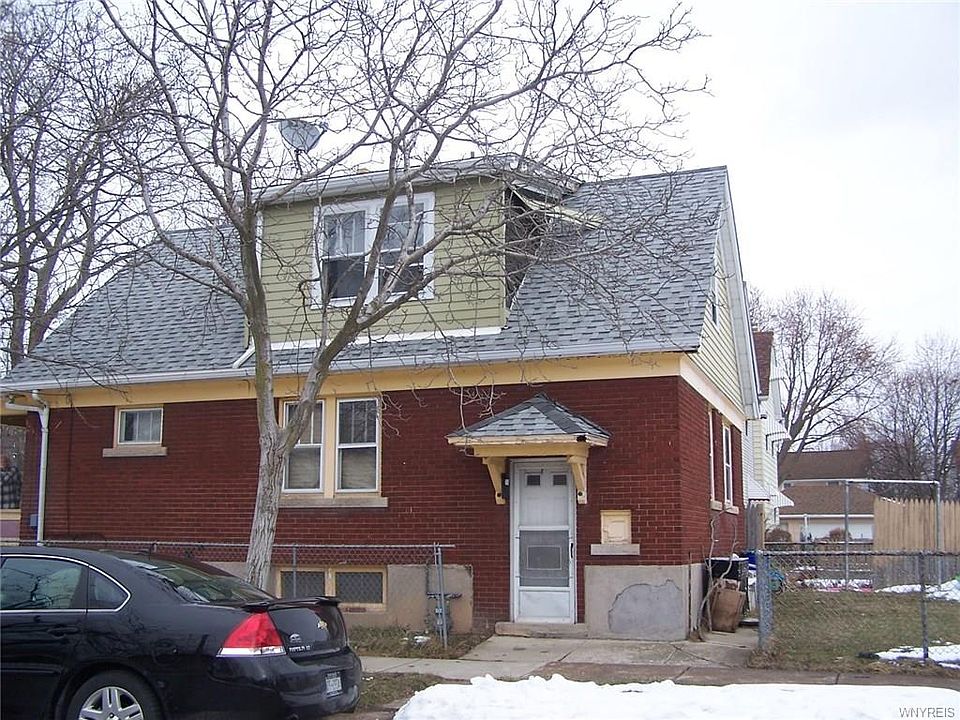 2nd image of 2301 Walnut Ave