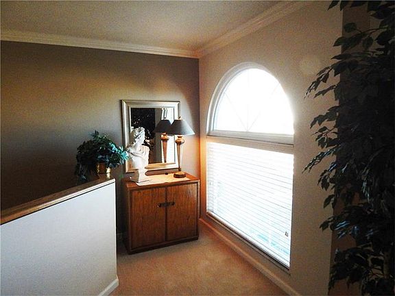 5th image of 431 Bayhill Dr