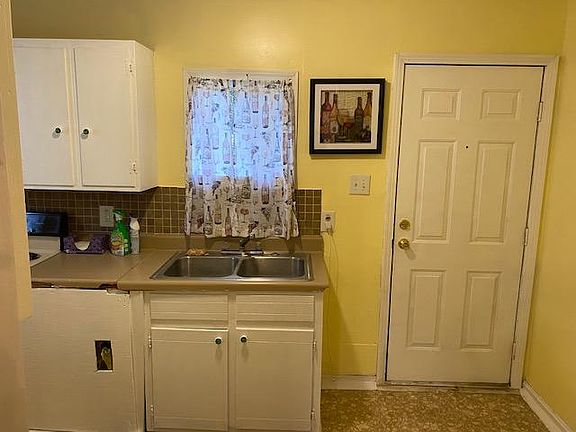 4th image of 1104 Hyman St