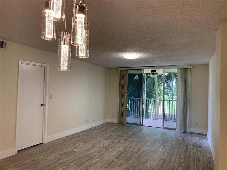 250 Jacaranda Dr #203 — Photo 5