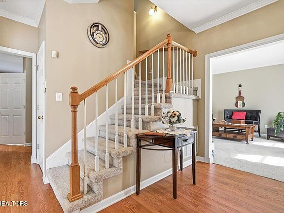 2nd image of 1833 Southcliff Dr