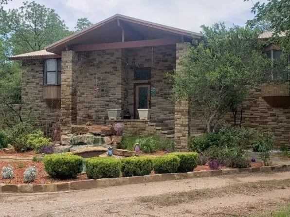 509 N Lookout Street, San Saba, TX 76877