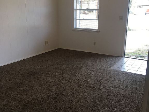 3rd image of 118 N Florene St