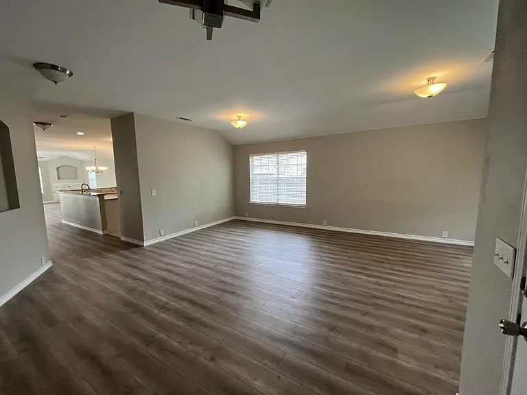 3004 Elderberry Dr — Photo 5
