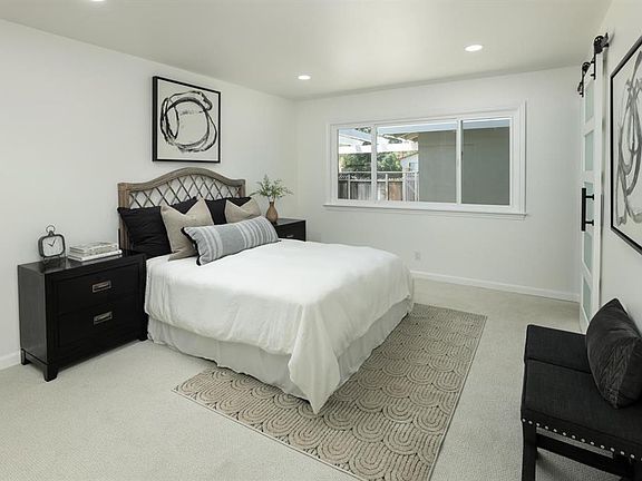 5th image of 1626 Albatross Dr #2