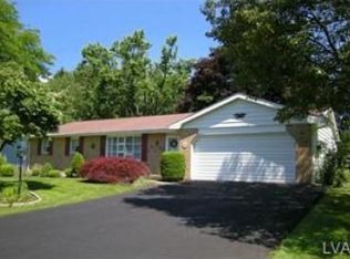 6195 Fairway Ln, Allentown, PA 18106