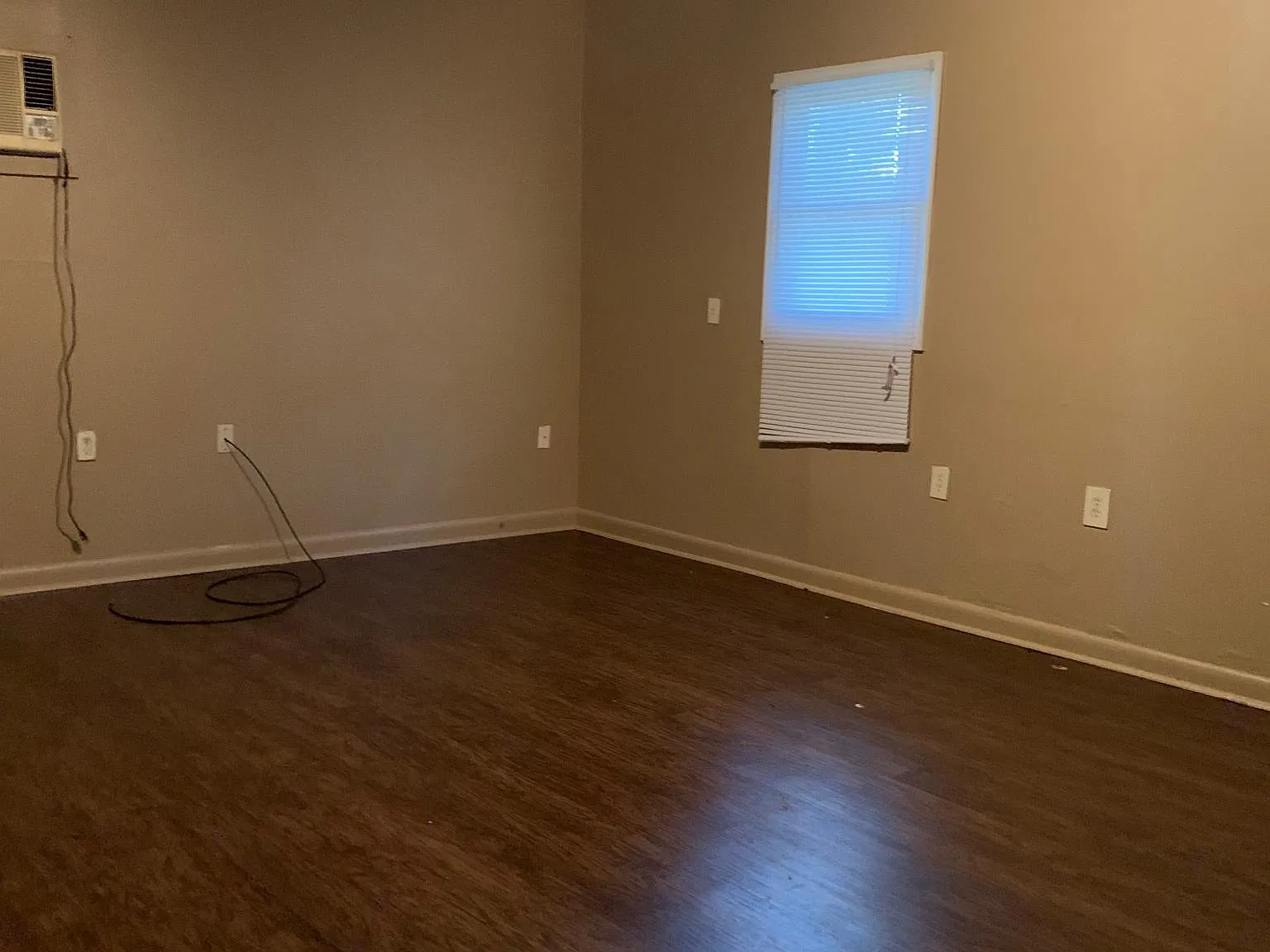 1130 Hunters Lake Dr — Photo 3