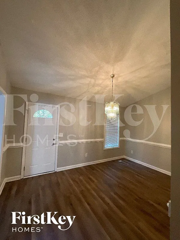 3 bed, 2.0 bath, 1412 sqft, $1,935 — Photo 4