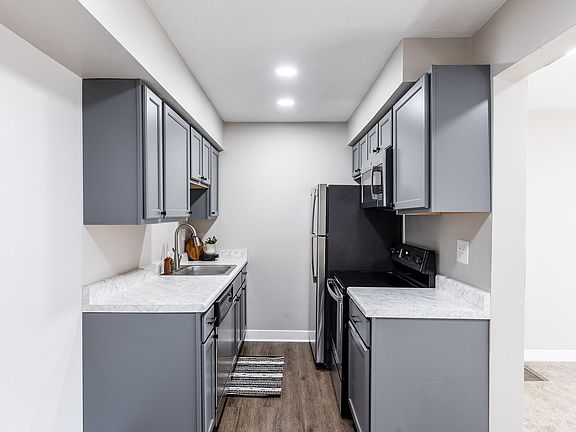 5th image of 150 E Broadway St #3