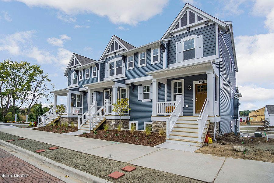 1st image of 936 S Lake St #3