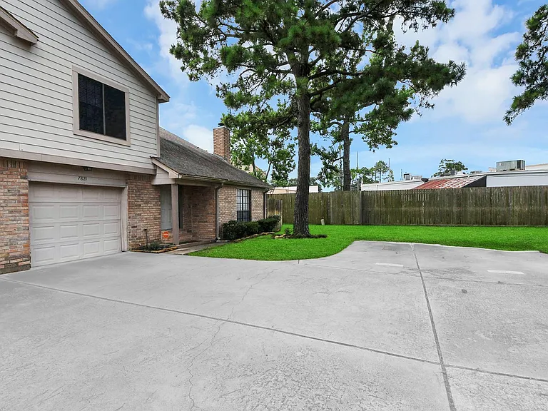 7821 Theissetta Dr #141 — Photo 3