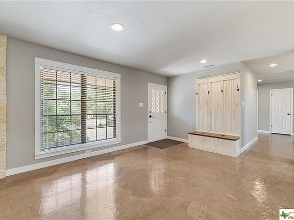 3rd image of 19759 Encino Way