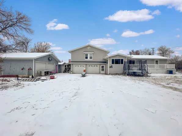 118 3rd Ave SW, Garrison, ND 58540