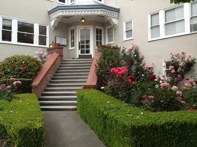 485 Wesley Ave #10