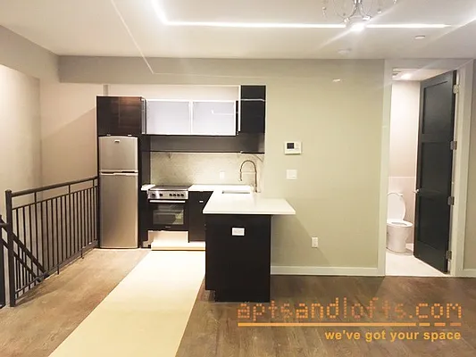 Rented by aptsandlofts.com | media 4