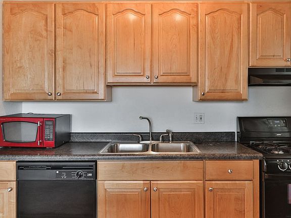 3rd image of 3850 Park Ave APT 4