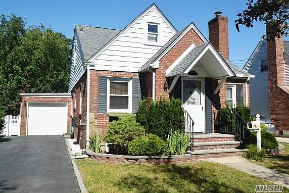 1st image of 127 Woodlawn Ave