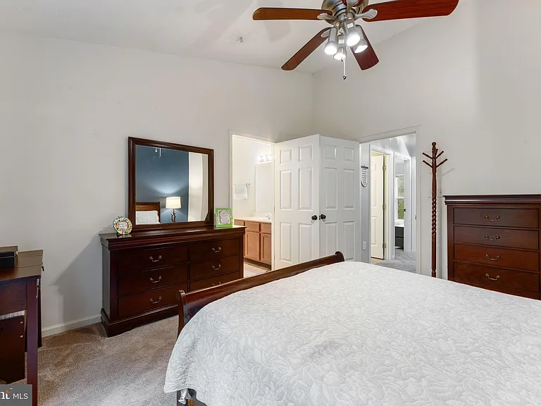 7840 Foxfarm Ln — Photo 17