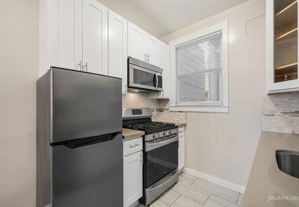 1st image of 36 Cervantes Blvd APT 6