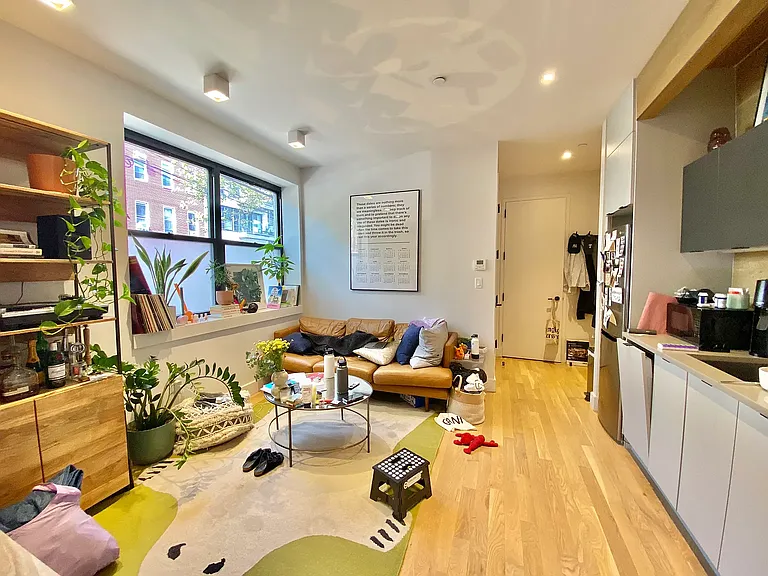 283 Powers St #1B — Photo 3