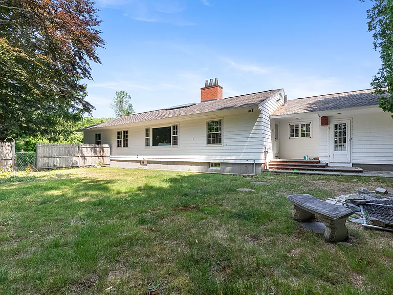 355 Pearse Rd — Photo 48