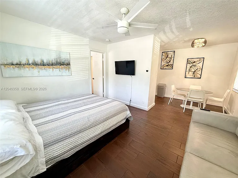 1415 SW 1st St #1 — Photo 6