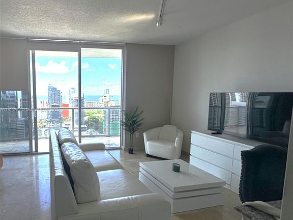 4th image of 1060 Brickell Ave #39