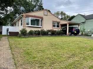 32 Roberts Rd, Somerset, NJ 08873