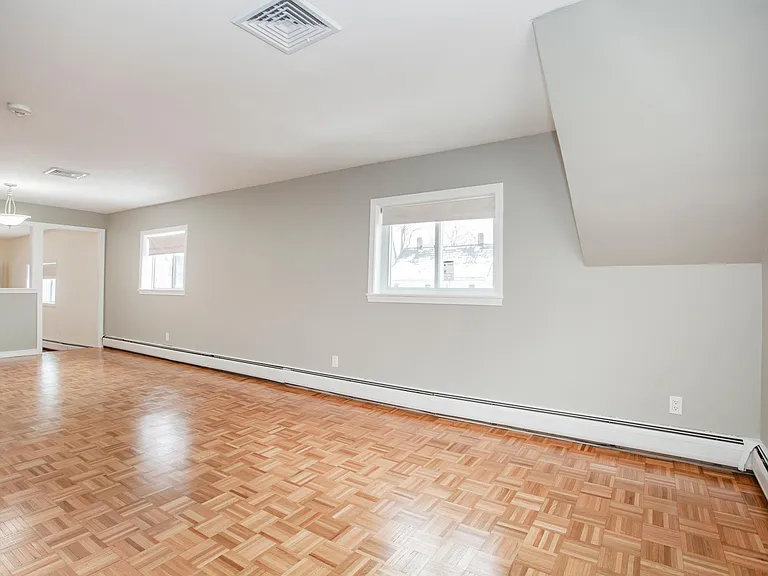 18 Cottage St #2 — Photo 2