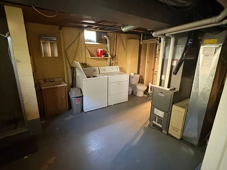 1139 Oregon St — Photo 12