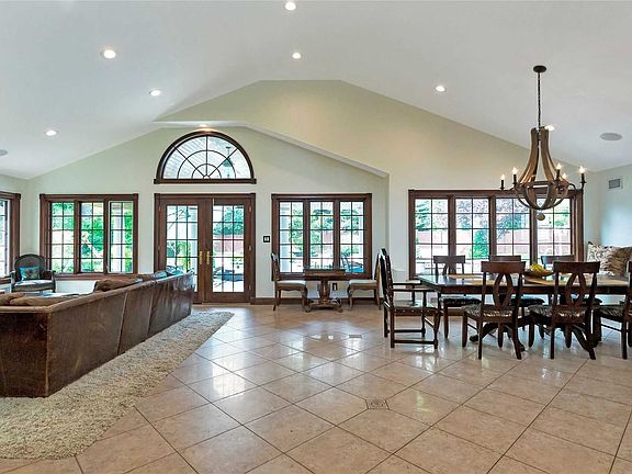 3rd image of 12 Edwards Ln