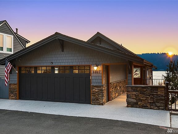 3 bedrooms, 2.5 bathrooms plus flex room. This waterfront home checks all the boxes