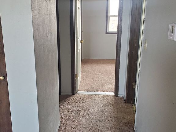 5th image of 702 W 63rd St #6