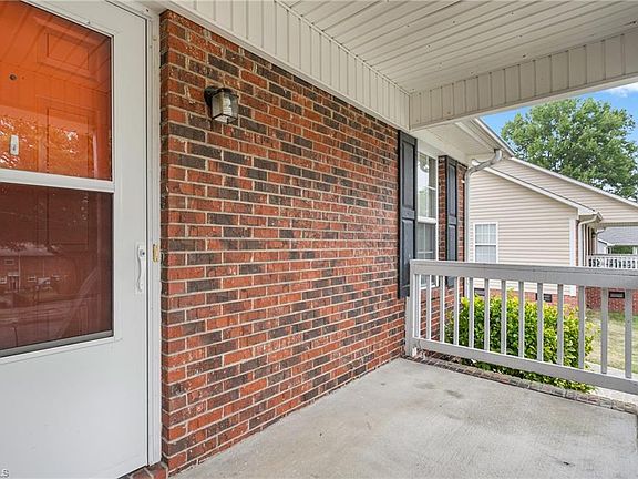 5th image of 904 Benjamin Benson St