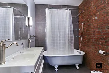 Rented by R New York