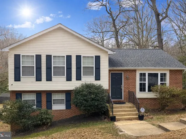 752 Skyview Dr, Lusby, MD 20657