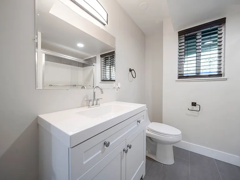 Alta View Apartments — Photo 9