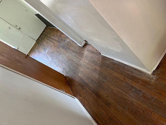 3rd image of 35891 Booth Ave