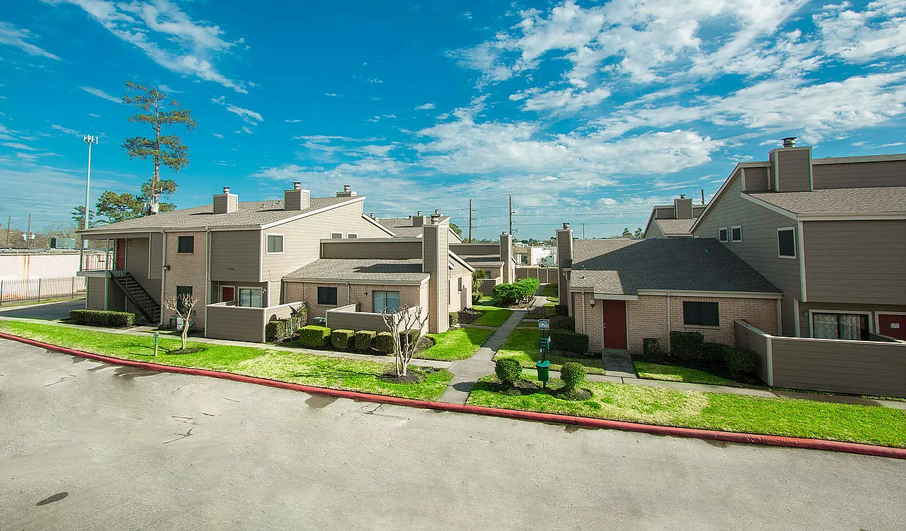 Trailing Vine Apartments — Photo 1