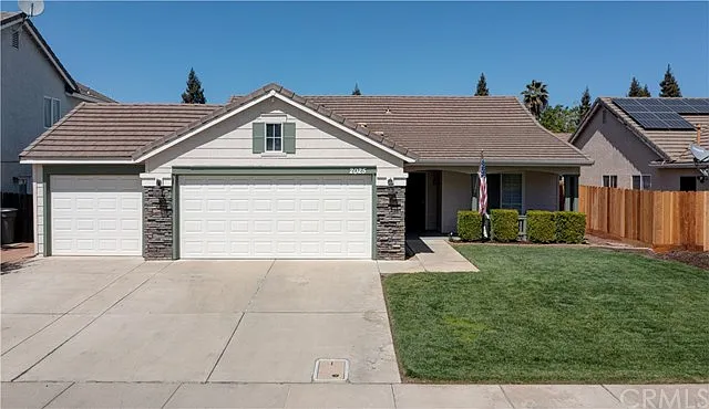 2025 Pinehurst Ct photo 1