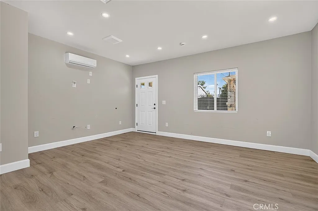 Studio, 323 sqft, $1,800 — Photo 4