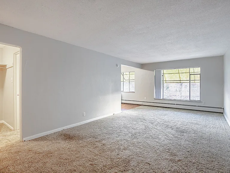 Skylark Apartments — Photo 42