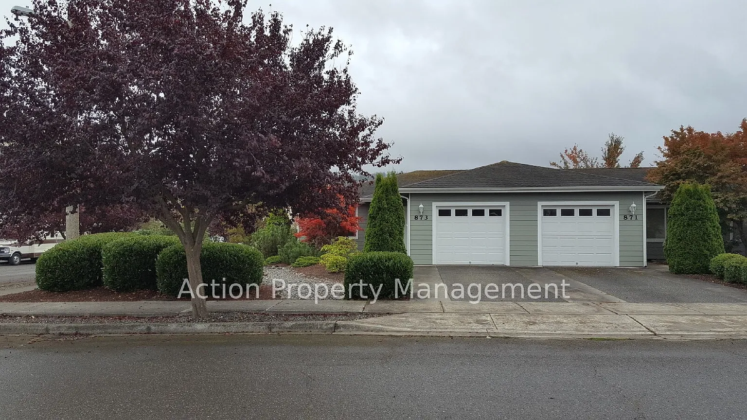 873 E Cedar St photo 1