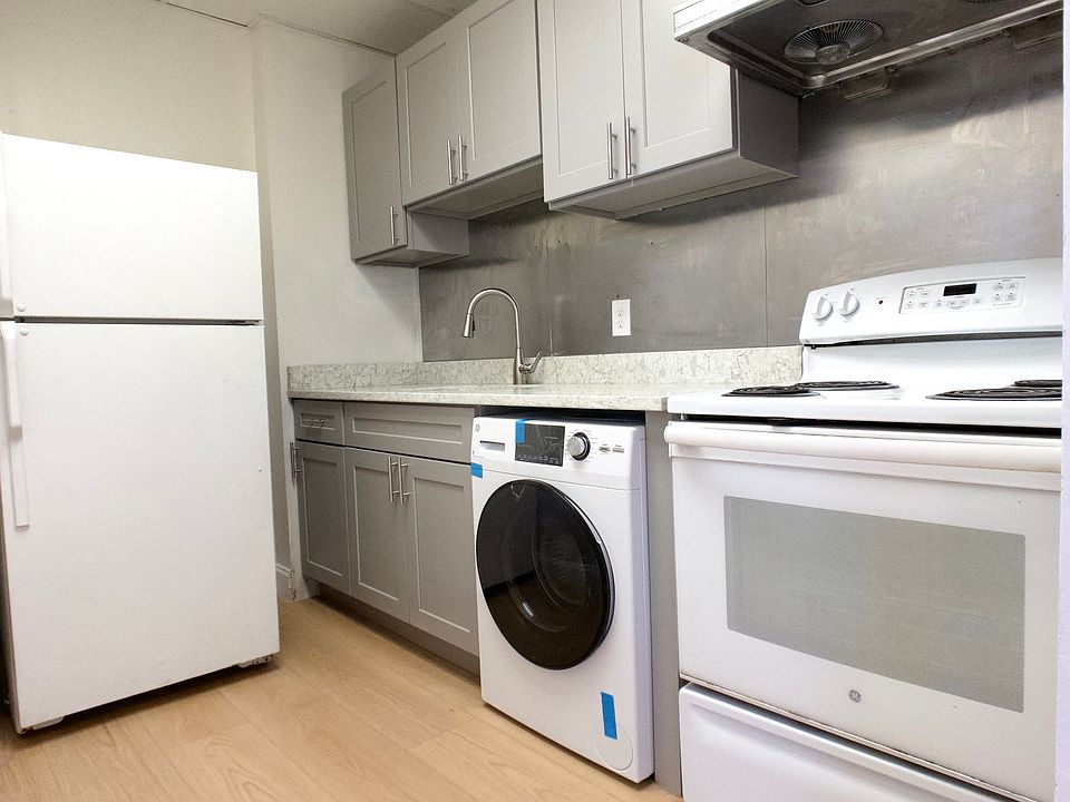 New kitchen with washer/dryer