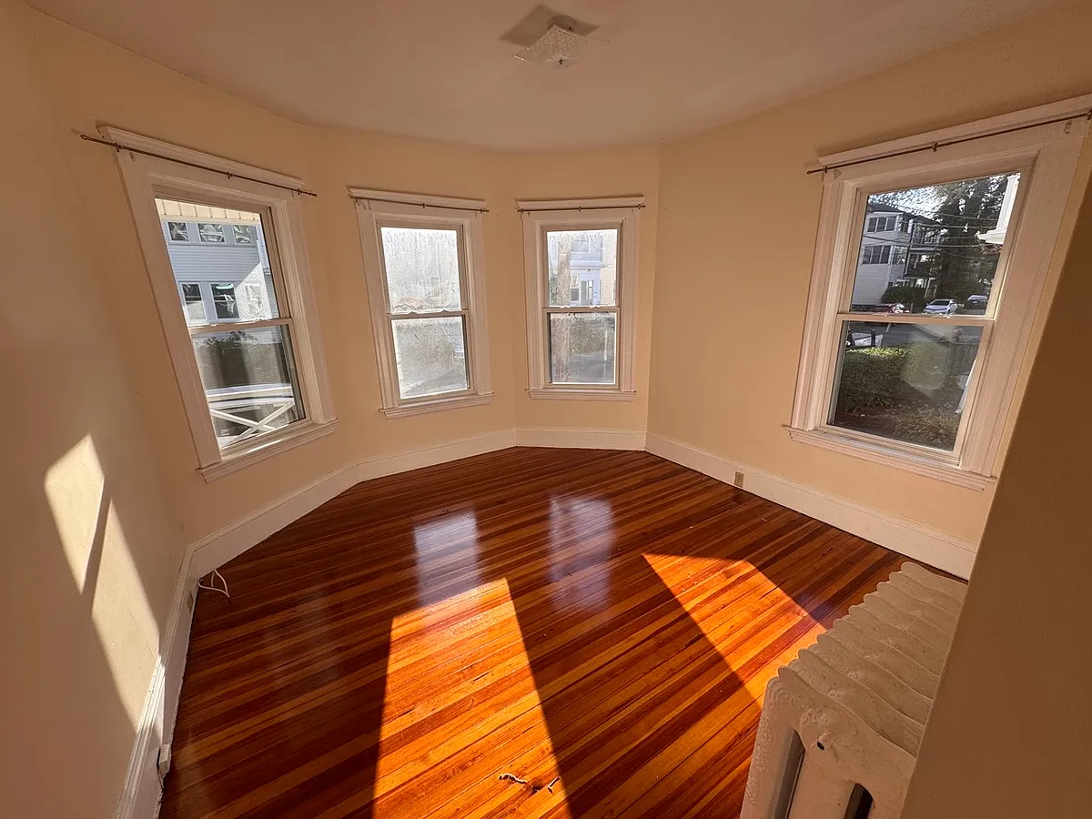 Building Photo - 44 Wilson Ave #1