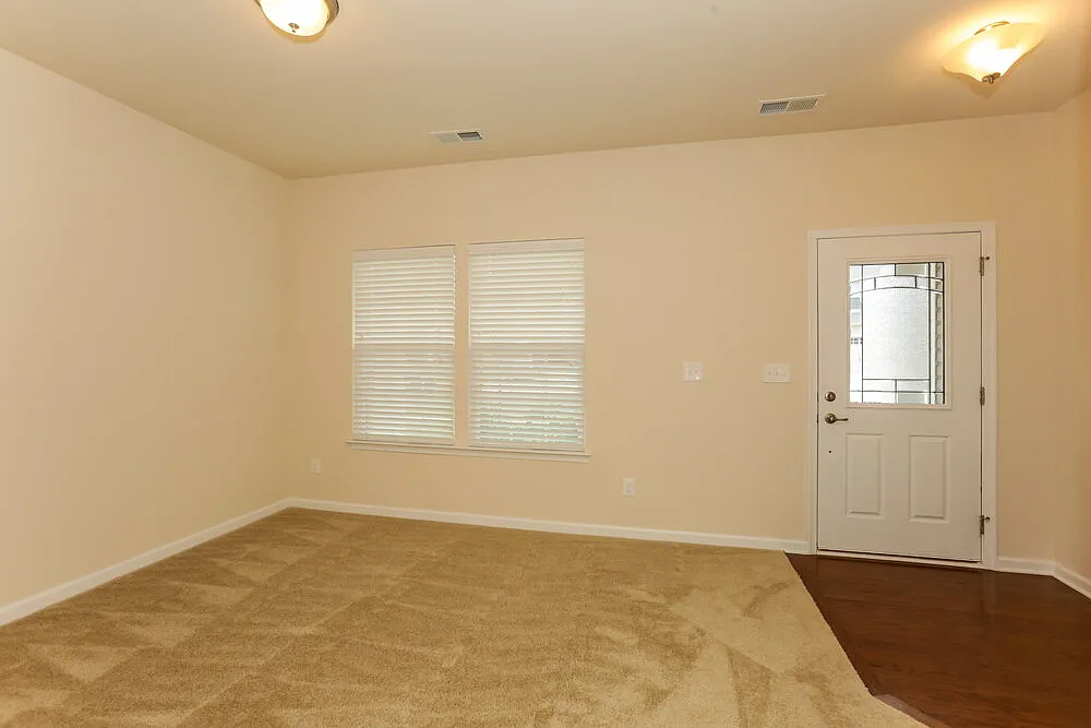 3 bed, 2.5 bath, 1952 sqft, $2,900 — Photo 3