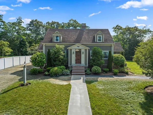 47 Sycamore Rd, Braintree, MA 02184